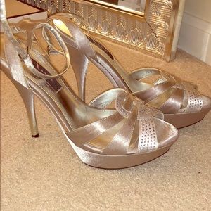 Sake Fifth Avenue pumps